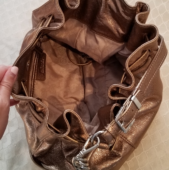 Michael Kors Edie Bucket Bag - Picture 4 of 4